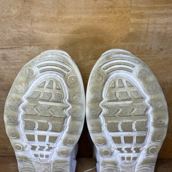 Nike Air Max Bolt Womens Size 7 Shoes Sneakers White Light Dew CU4152-104 - Picture 8 of 9